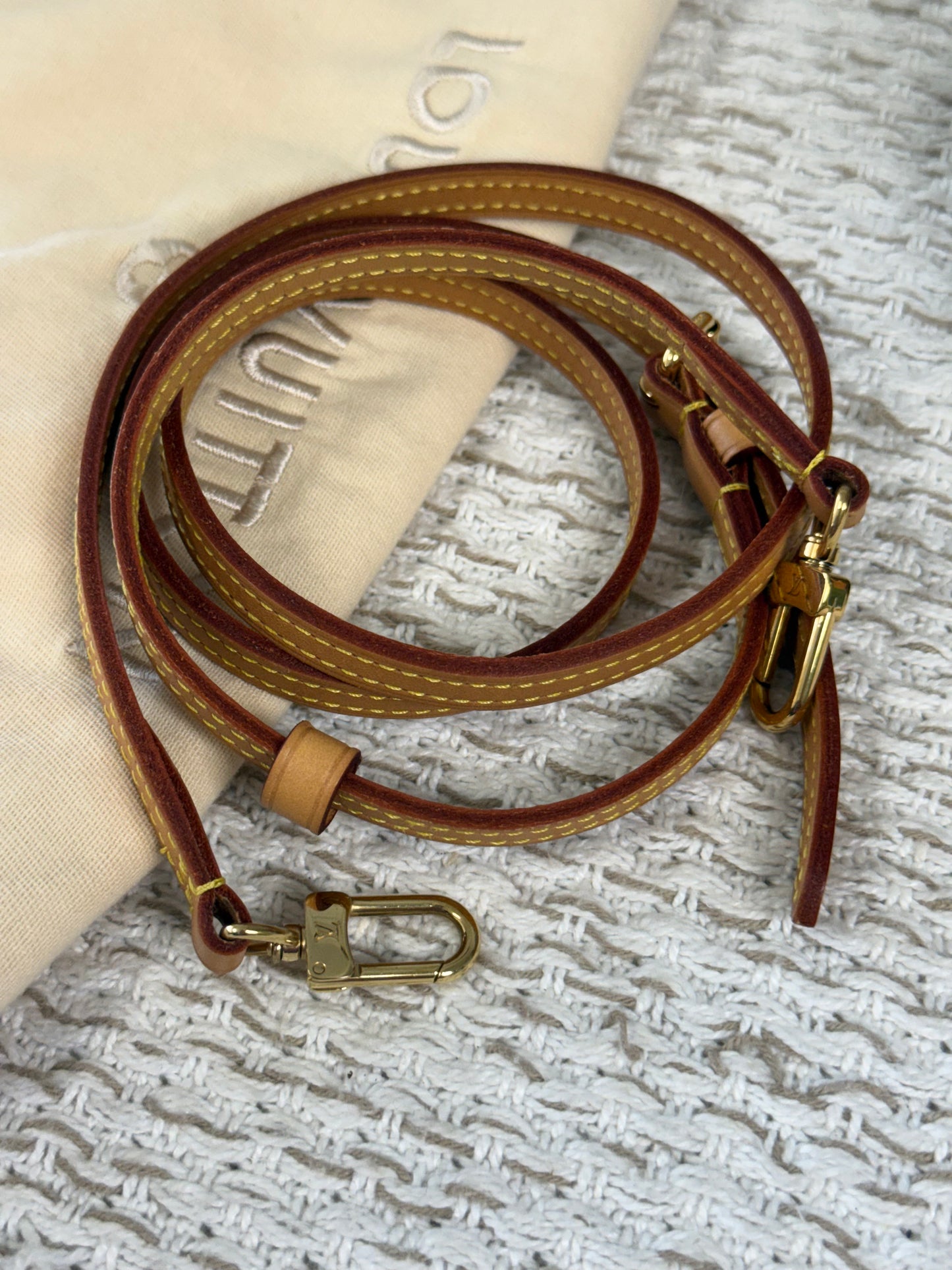 Kar Tanesi Obsidyen Kolye